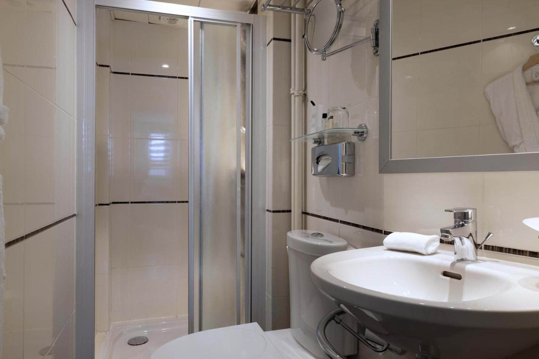 Hotel Elysées Bassano Párizs Kültér fotó