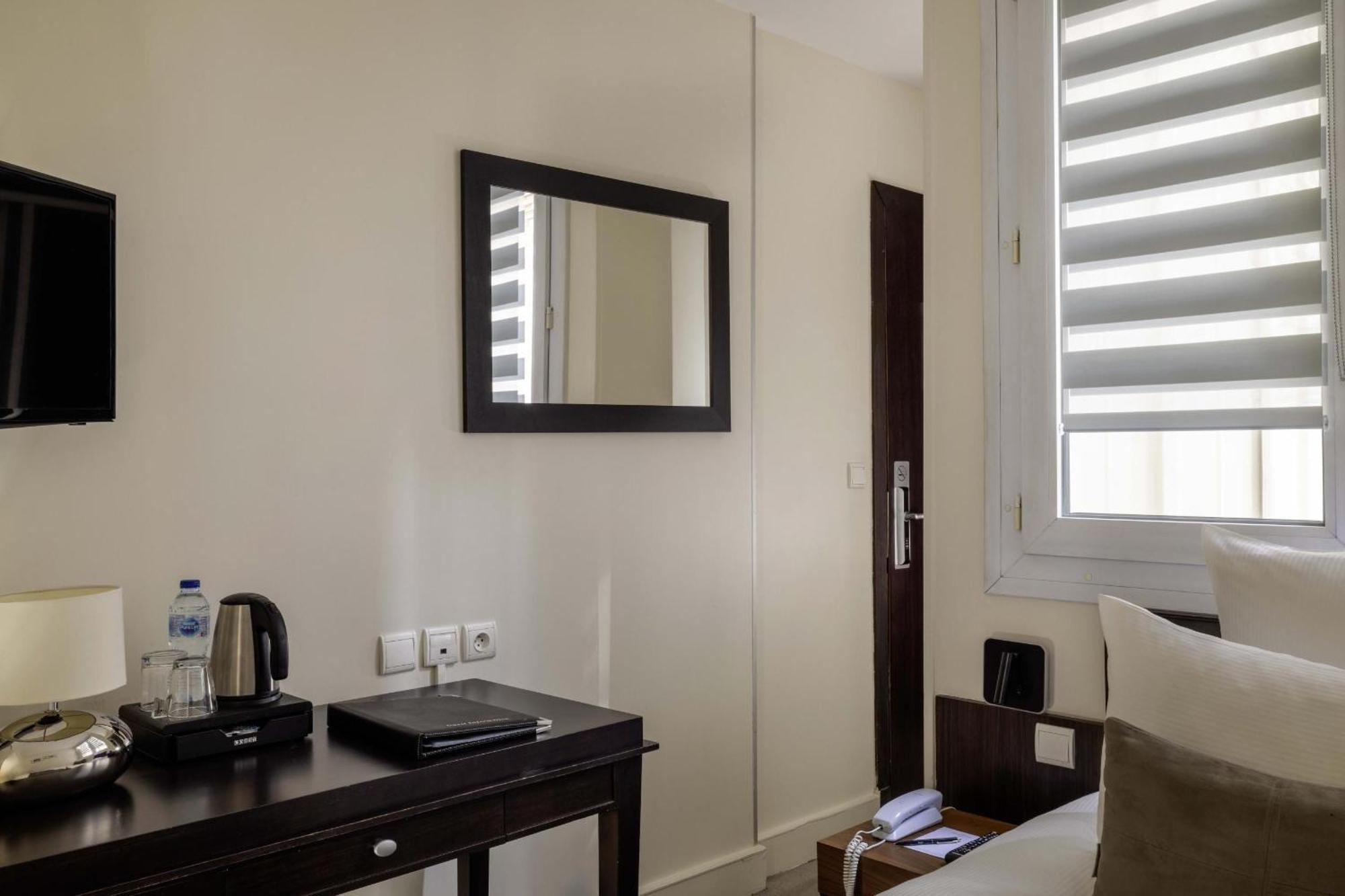Hotel Elysées Bassano Párizs Kültér fotó